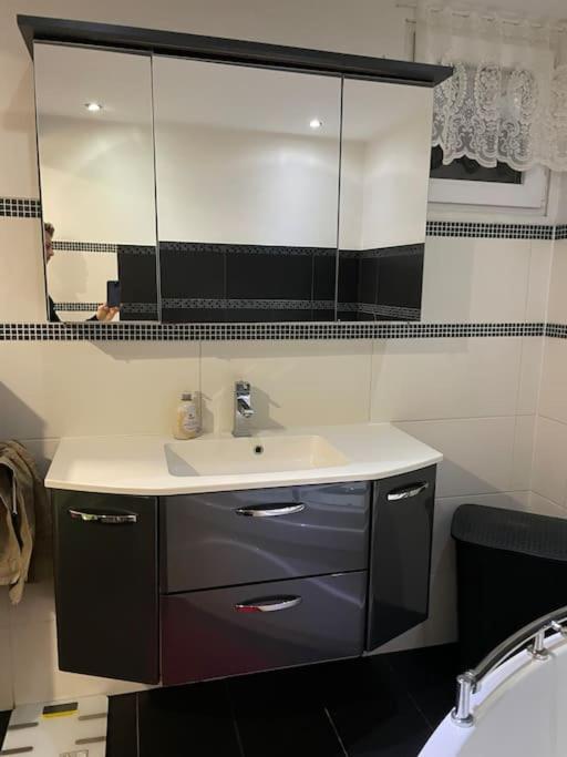 파른도르프 Outlet Center House, Pool-Jacuzzi-Garden-Sundeck 빌라 외부 사진