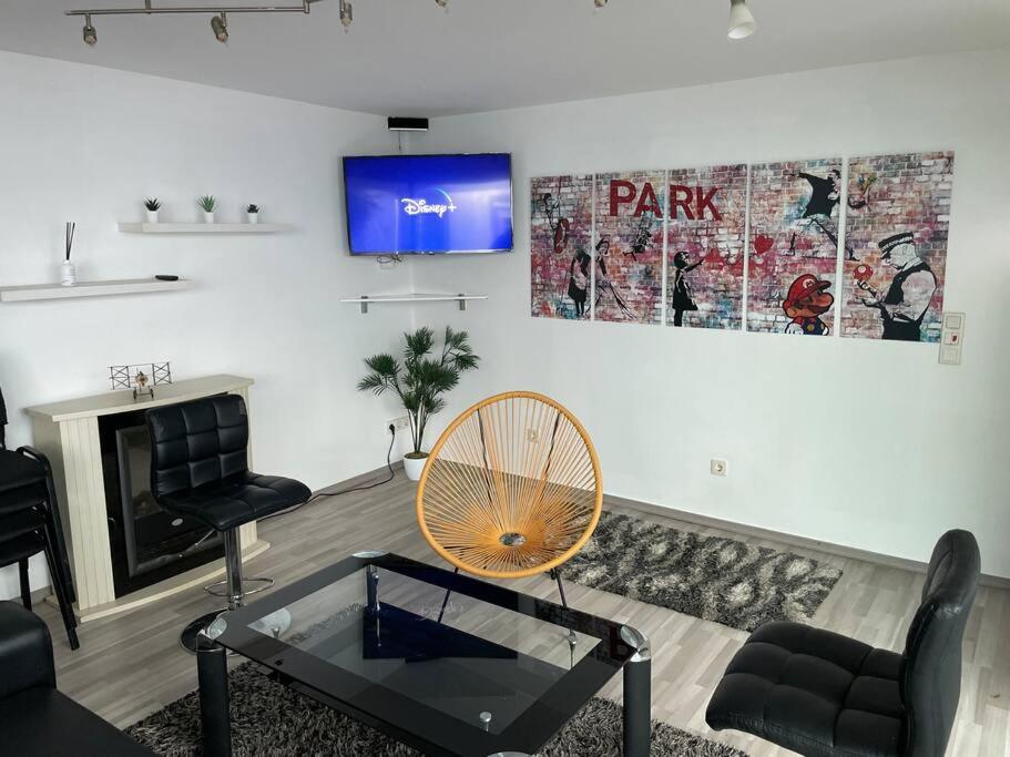 파른도르프 Outlet Center House, Pool-Jacuzzi-Garden-Sundeck 빌라 외부 사진